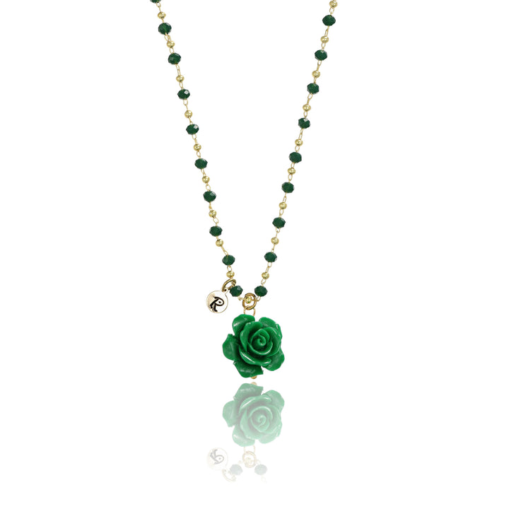 Collana verde con rosa e iniziale in acciaio dorato