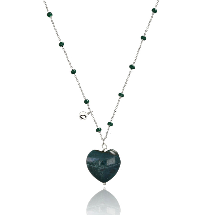 Collana con cuore bombato in agata verde su catena con pallini verdi in acciaio