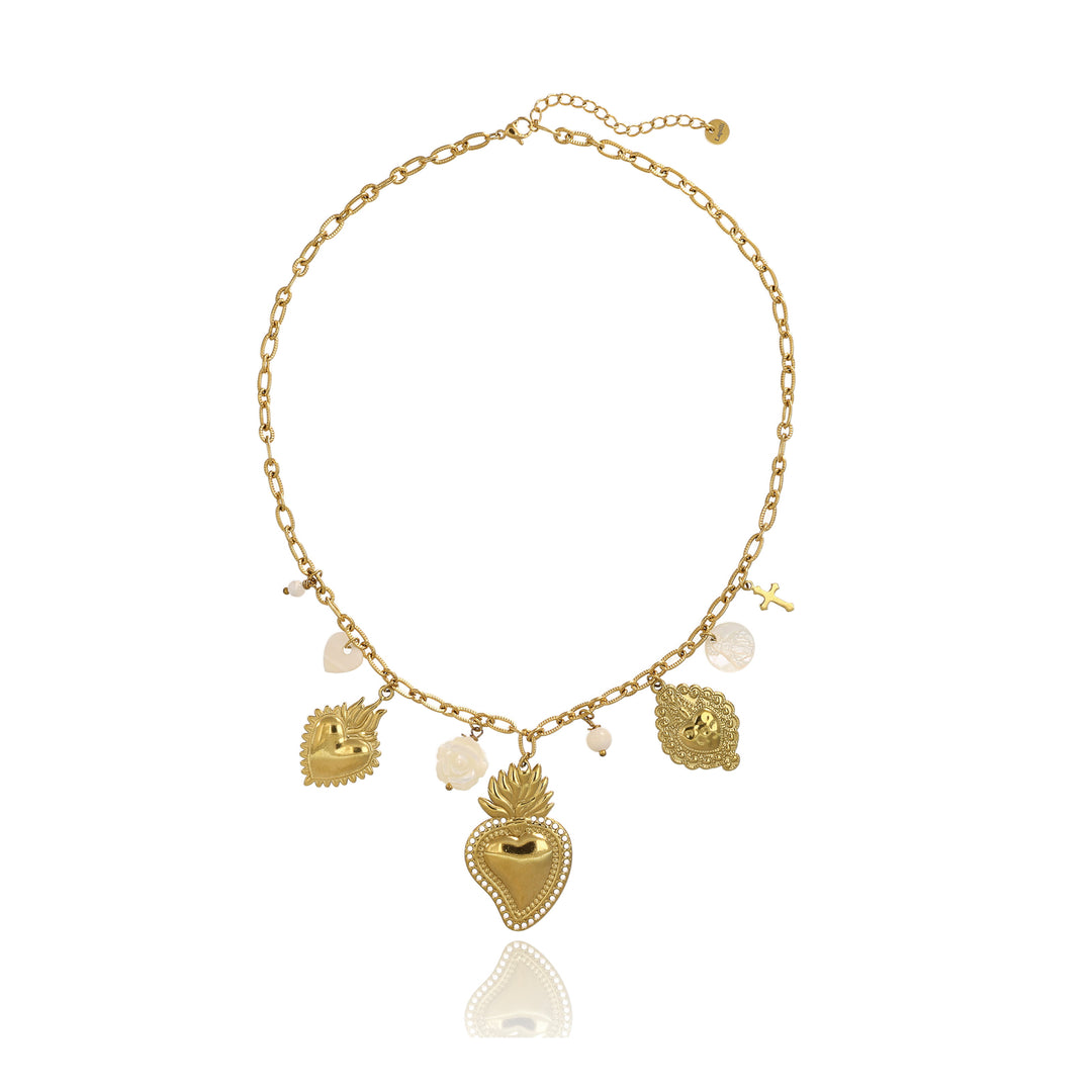 Collana con ex-voto e charms in madreperla su acciaio dorato