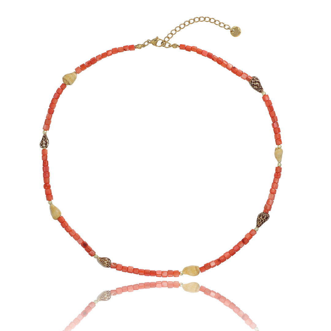 Collana in madreperla con conchiglie in acciaio dorato
