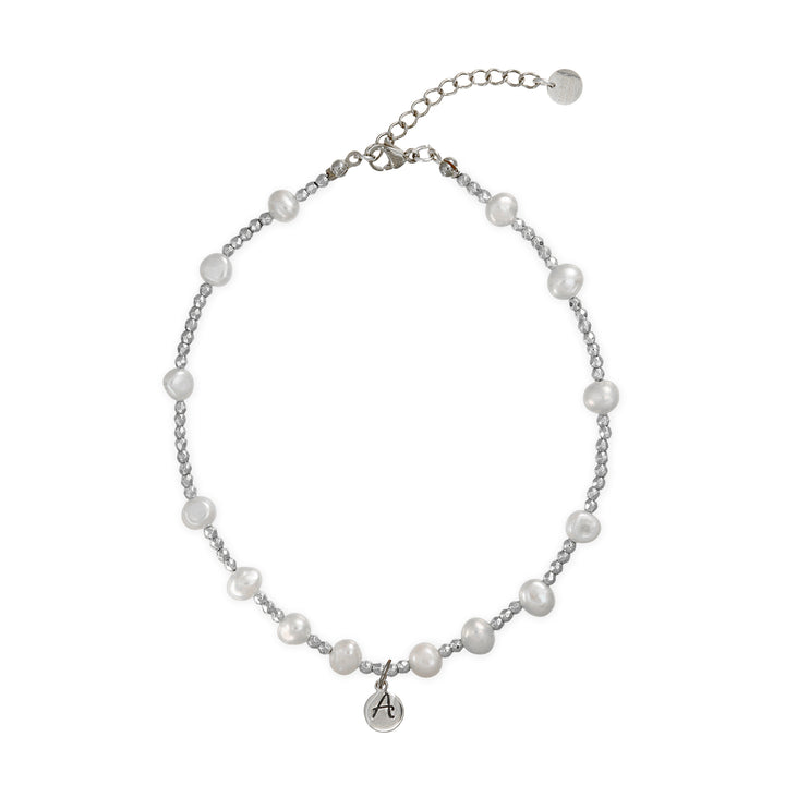 Cavigliera in ematite silver con perle di fiume e iniziale in acciaio
